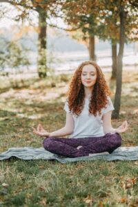 5 Best Health Benefits of Daily Meditation According to Science In English